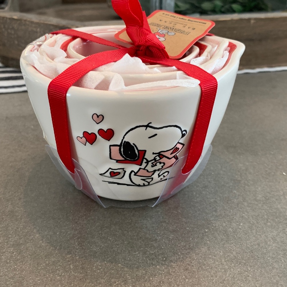New Rae Dunn Peanuts Snoopy Valentines Measuring Cups
